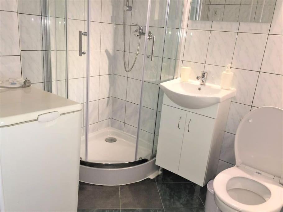 57 Lobzowska Bright Apartment クラクフ エクステリア 写真