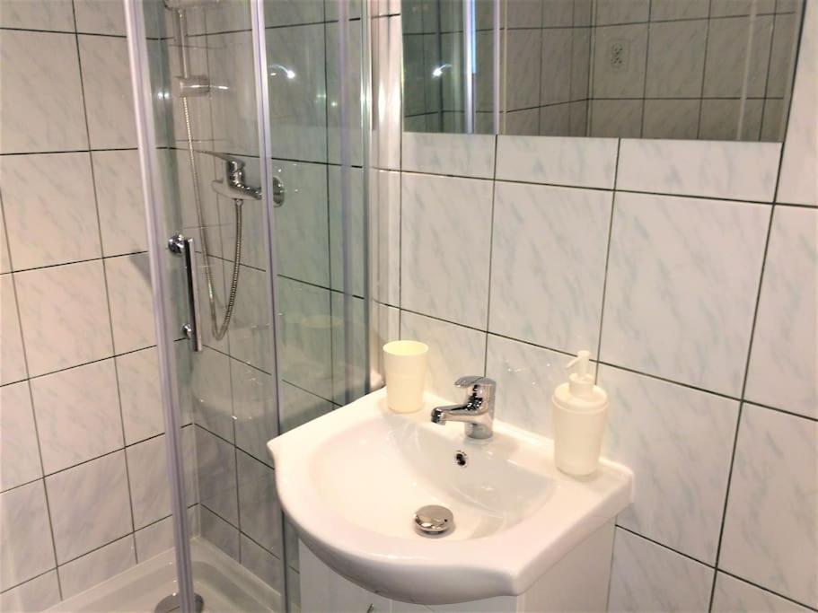 57 Lobzowska Bright Apartment クラクフ エクステリア 写真